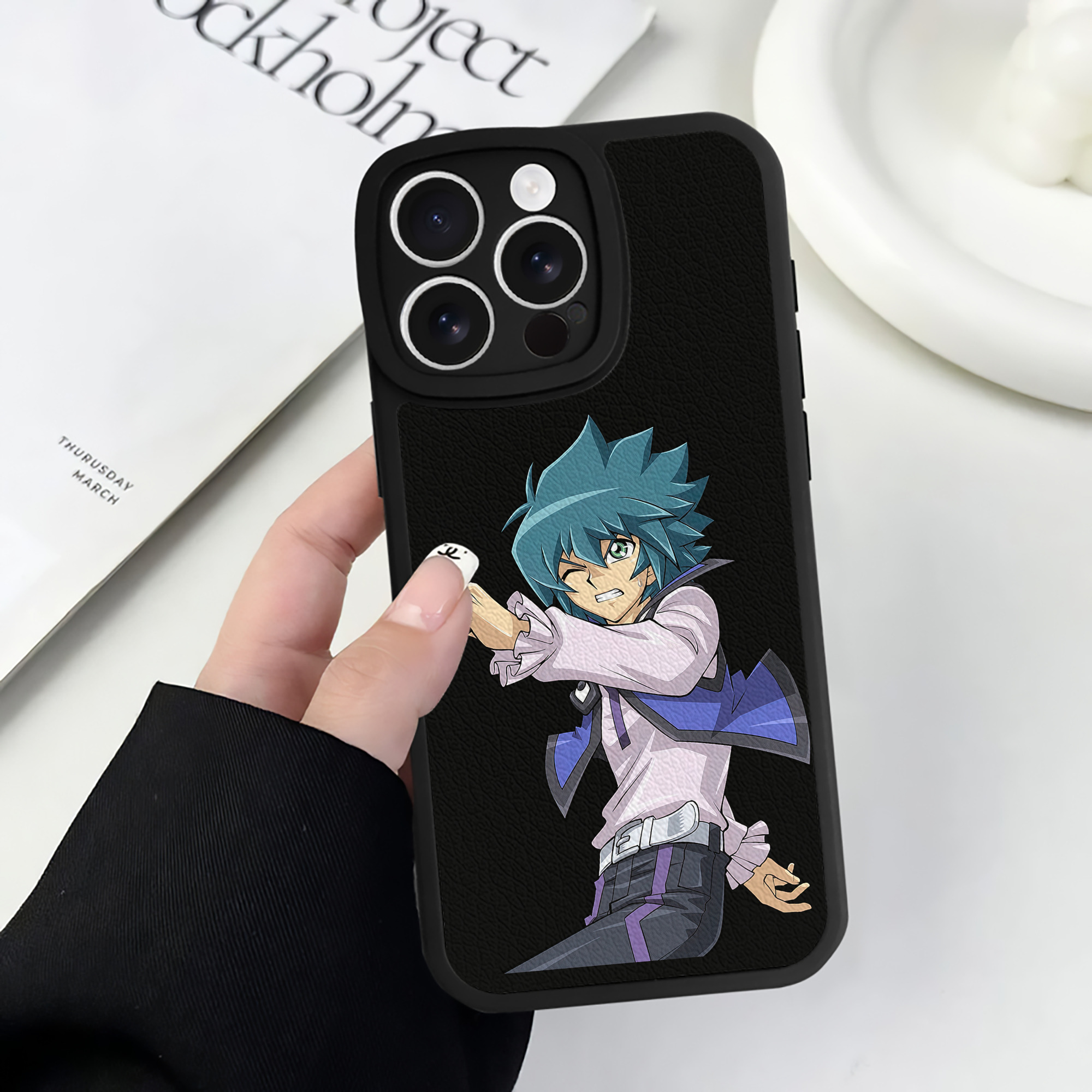 （画像用） 遊☆戯☆王 Yu-Gi-Oh! 【iPhone 16シリーズ対応】シリコンスマホケース（レザー調） 材質：シリコン